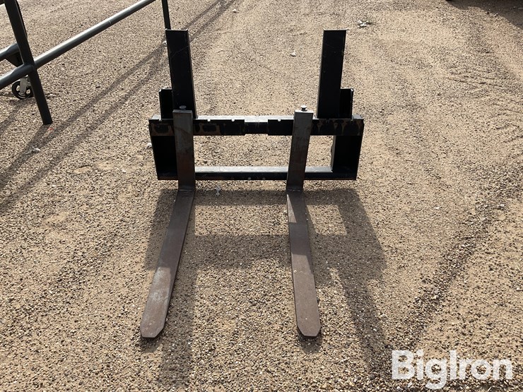 2015-massey-ferguson-pf42-fork-lift-attachment-image-2