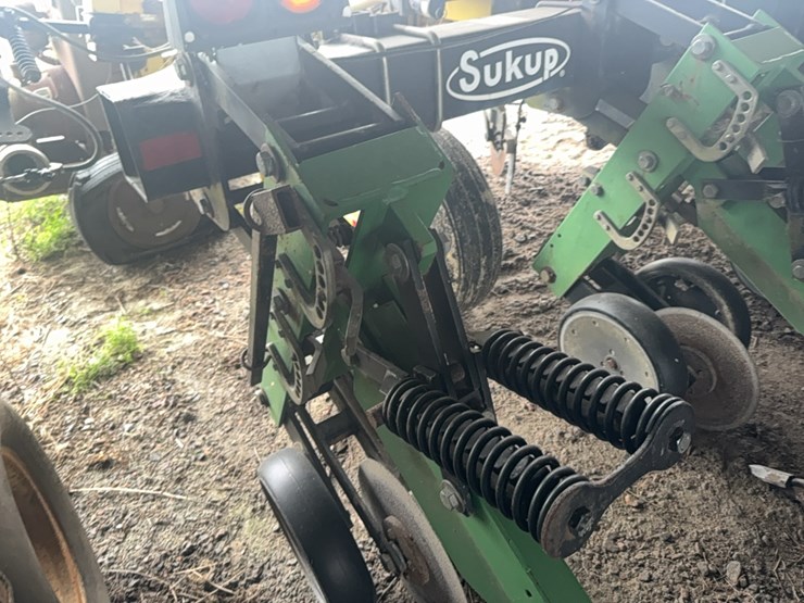 sukup-hi--residue-cultuvator-image-4