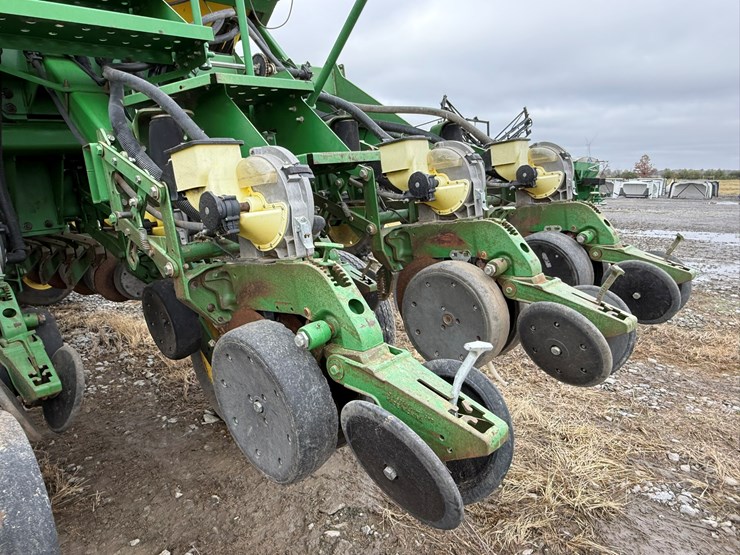 john-deere-1790-image-96