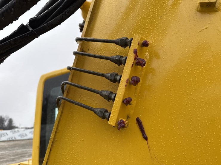 komatsu-pc138us-image-33