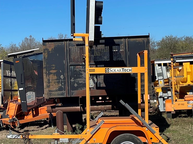 #6312-•-2019-solar-tech-arrow-board-(trailer-#37183),-no-title-image-2