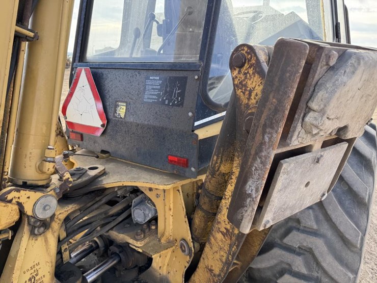 caterpillar-416b-image-20