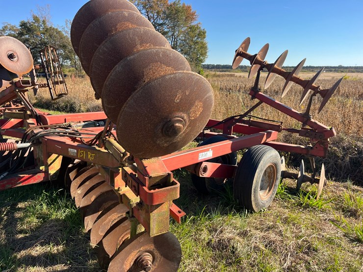 case-ih-3800-image-2