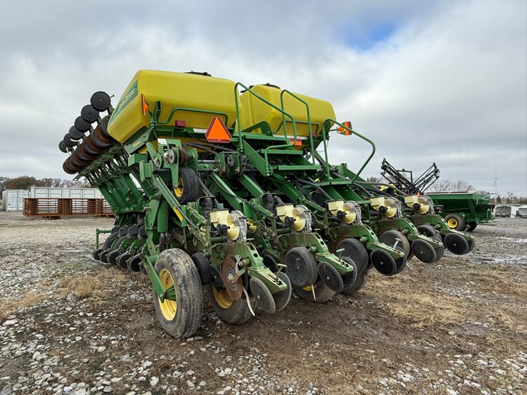 john-deere-1790-image-5