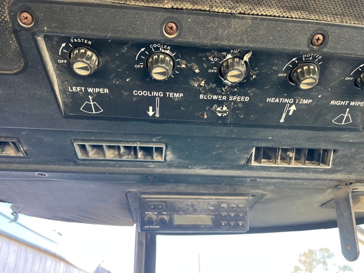 john-deere-4240-image-8