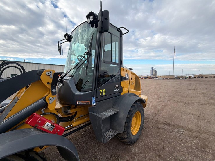 john-deere-324-image-9