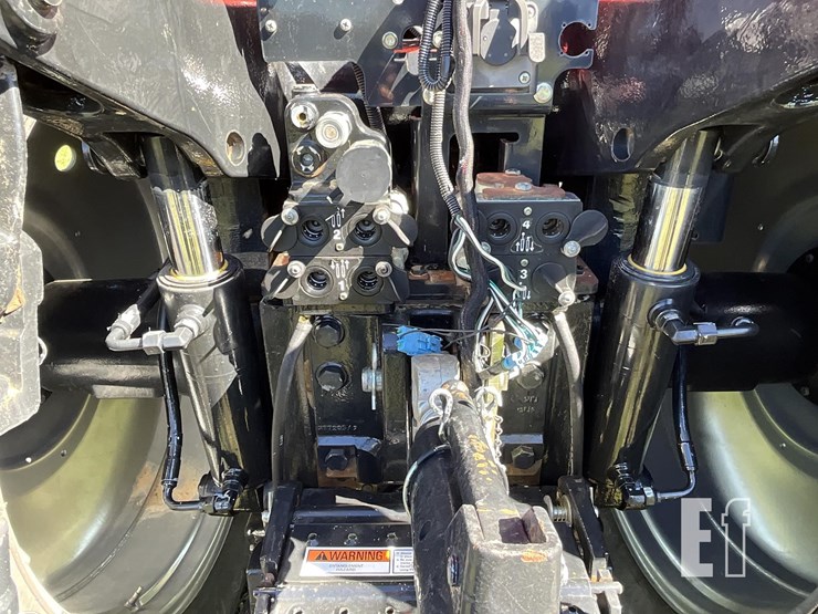 2010-case-ih-magnum-245-image-13