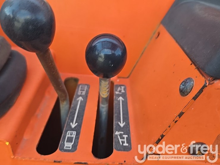 2016-sky-trak-8042-image-115