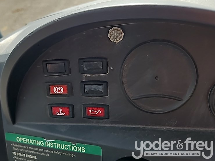 2019-club-car-carryall-1700-image-36