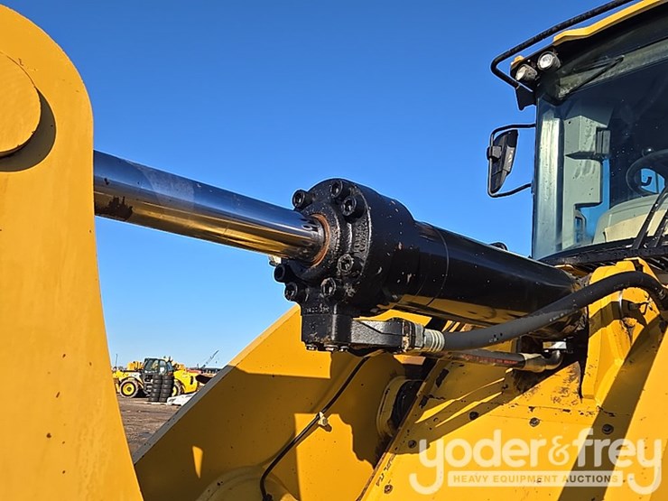 2016-caterpillar-950m-image-34