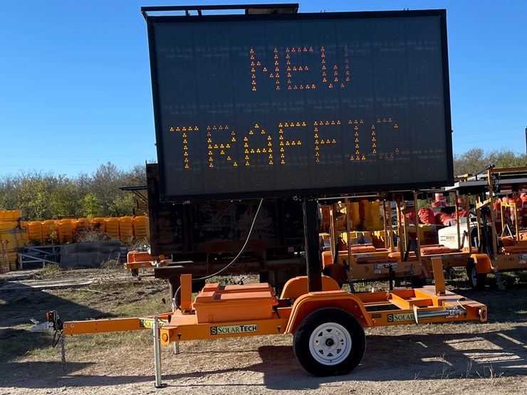 #6306-•-2022-solar-tech-message-board-(trailer-#37195)-(no-title)-image-1