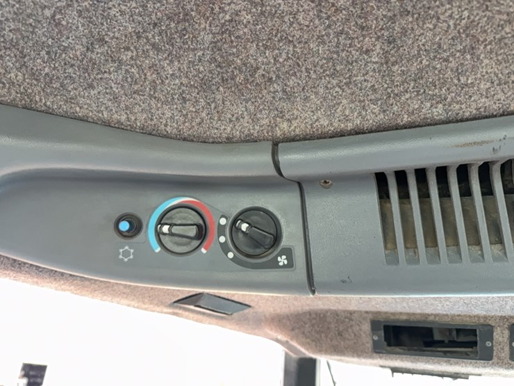 new-holland-8770-image-133