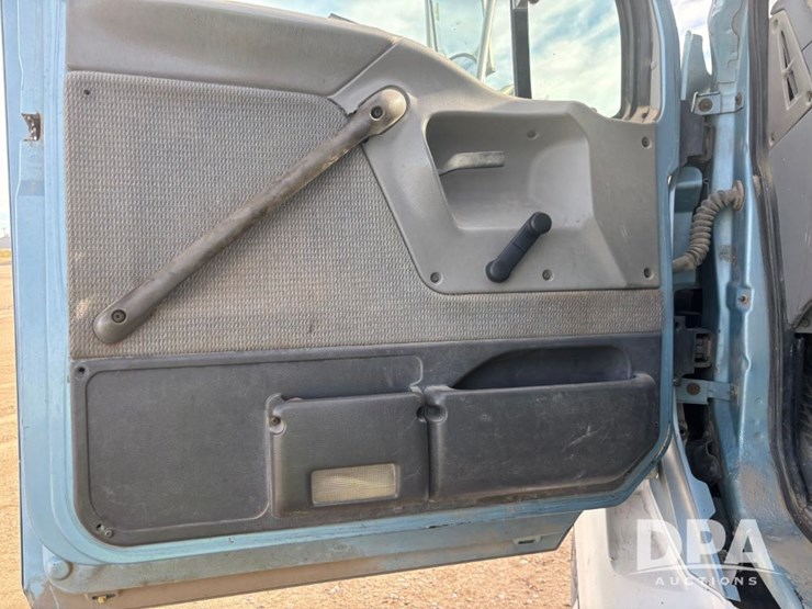 2000-caterpillar-10-image-69