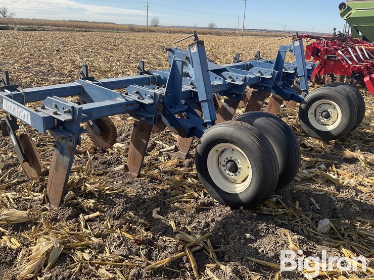 blu-jet-7-shank-sub-soil-tiller-image-7