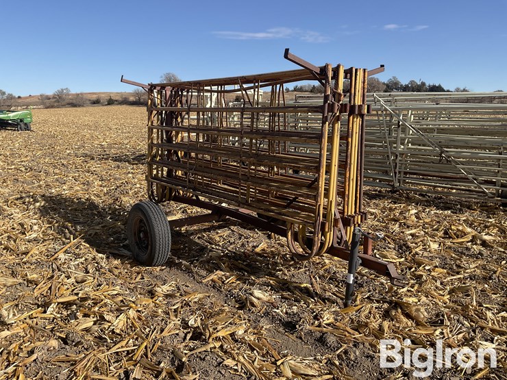 panel-trailer-w/-panels-image-3