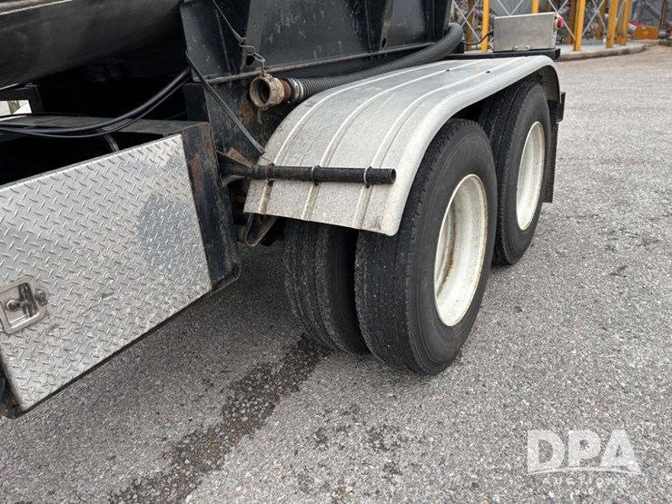 1982-trailmobile-trailer-image-37