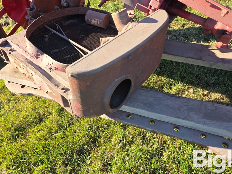 1937-farmall-f-20-2wd-tractor-image-11