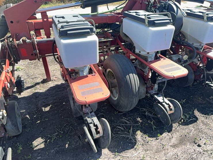 agco-white-8700-image-9