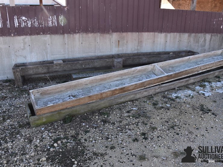 wooden-feed-bunks-image-1