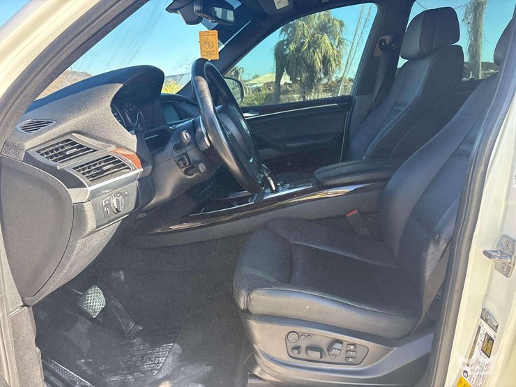 2013-bmw-x5-image-12