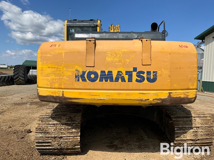 komatsu-220-trackhoe-image-14