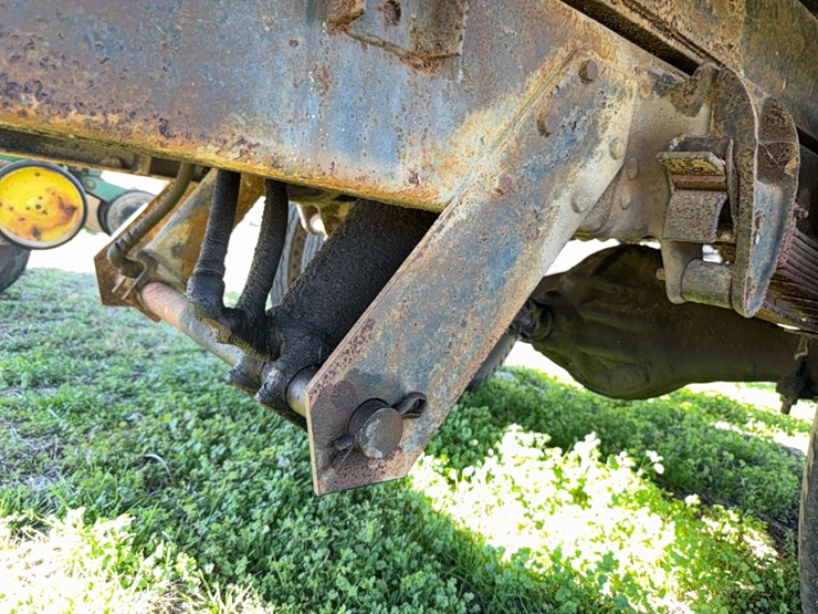 truck-body-with-hydraulic-cylinder,-still-in-place-with-poly-tank,-rinse-tank,-motor,-located-at-107-jernigan-swamp-rd.,-ahoskie,-nc-image-16