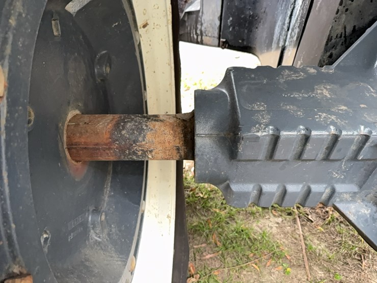 new-holland-8770-image-85