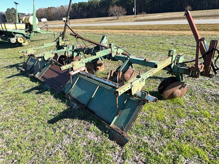 row-bedder---4-row-with-kmc-dirt-door-located-at-107-jernigan-swamp-rd.,-ahoskie,-nc-image-23