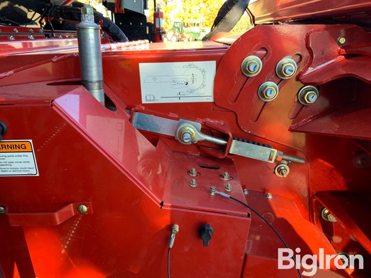 2011-case-ih-6088-image-16