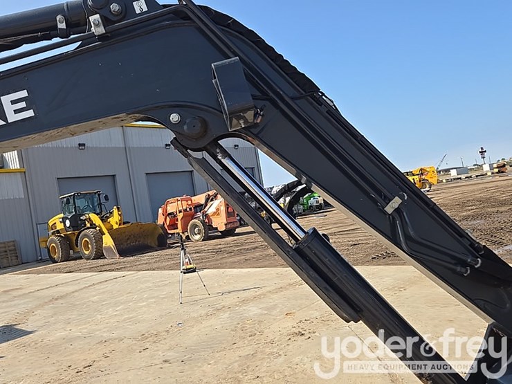 2020-deere-35g-image-36