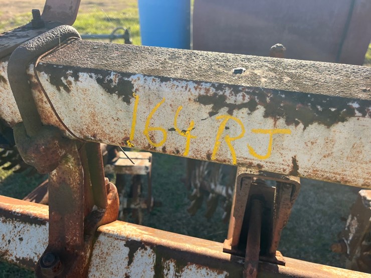 4-row-lillingston-rolling-cultivators-on-a-3.5”-x-3.5”-x-189”-diamond-bar,-located-at
1244-vandiford-thomas-rd-snow-hill-nc-call-252-531-8061-for-more-info.-image-6