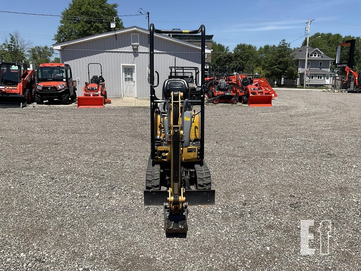 2022-caterpillar-300.9d-image-8