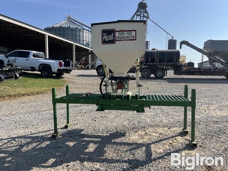 kasco-herd-sure-feed-3pt.-broadcast-seeder-image-4