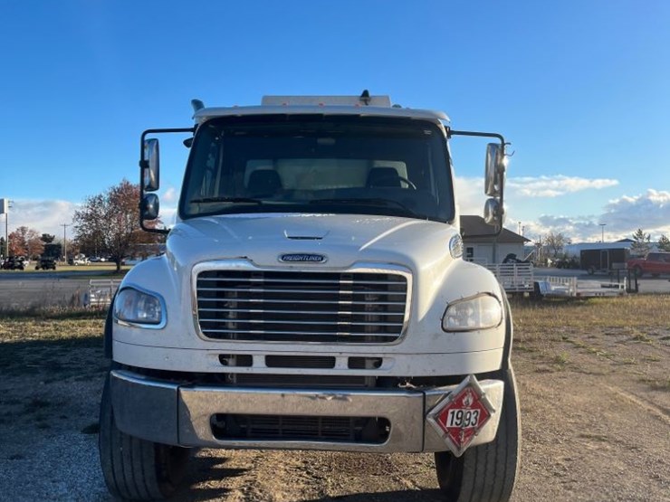 2013-freightliner-fuel-delivery-truck-(dr12679-unit-1255)-image-3