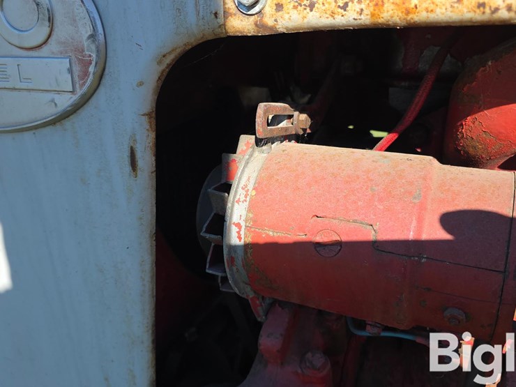 1959-farmall-560-diesel-2wd-tractor-image-15