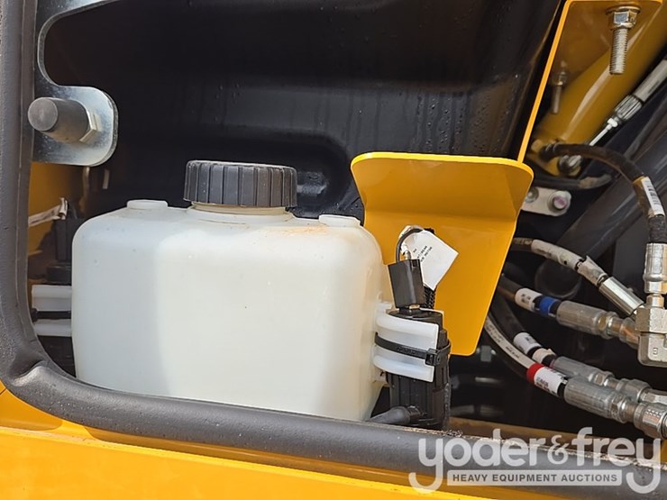 2019-deere-850l-wlt-image-64