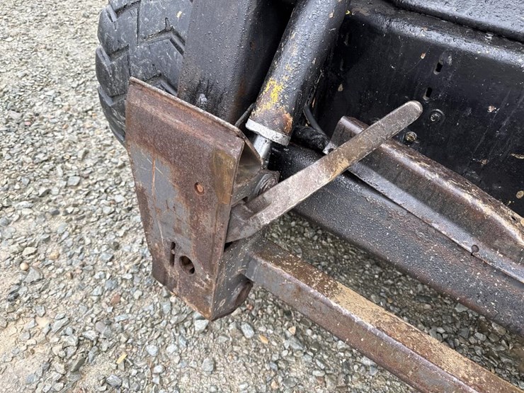 new-holland-lx885-image-12