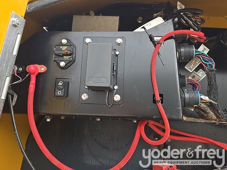 2019-deere-850l-wlt-image-75