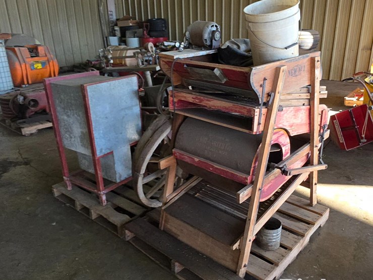grain-cleaner-&-classic-farm-equipment-image-3
