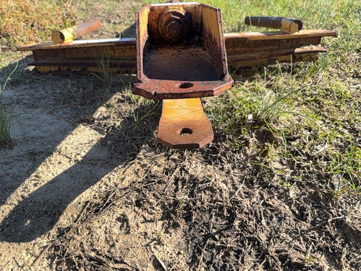 loader-bucket-bale-spear-located-at-107-jernigan-swamp-rd.,-ahoskie,-nc-image-9