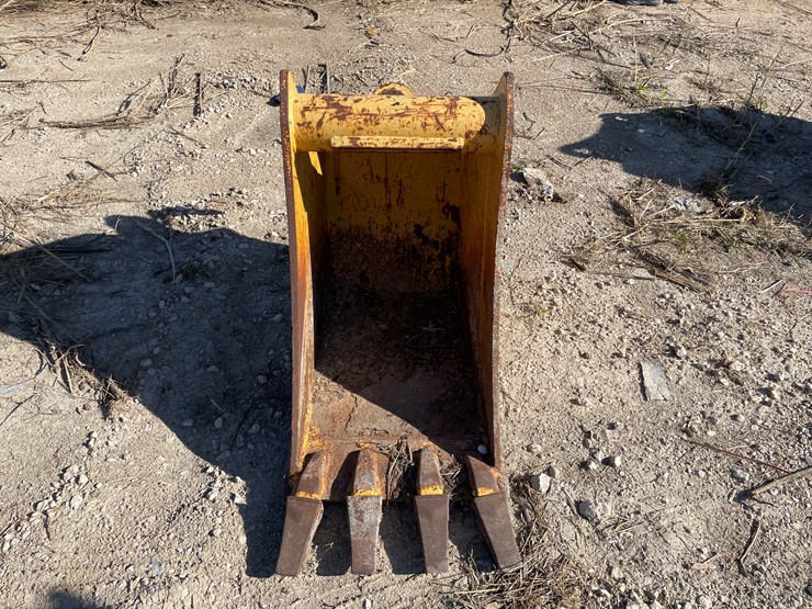 #6336-•-john-deere-excavator-bucket-image-2