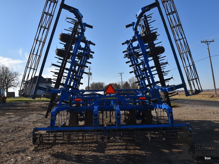 2014-landoll-9630-image-6