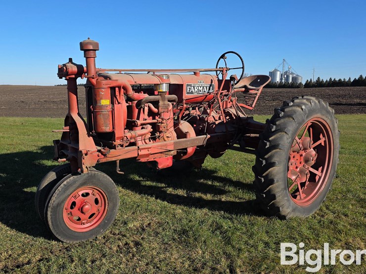 1937-farmall-f-20-2wd-tractor-image-1