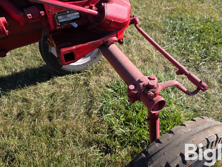 1955-farmall-cub-2wd-tractor-image-19