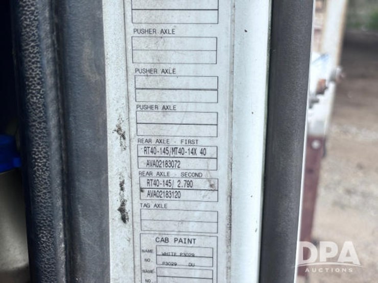 2003-volvo-10-image-91