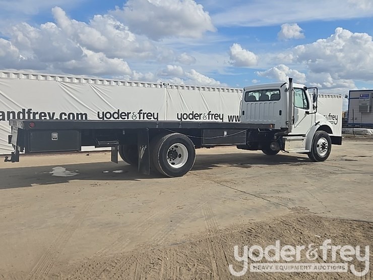 2021-freightliner-m2-106-image-5