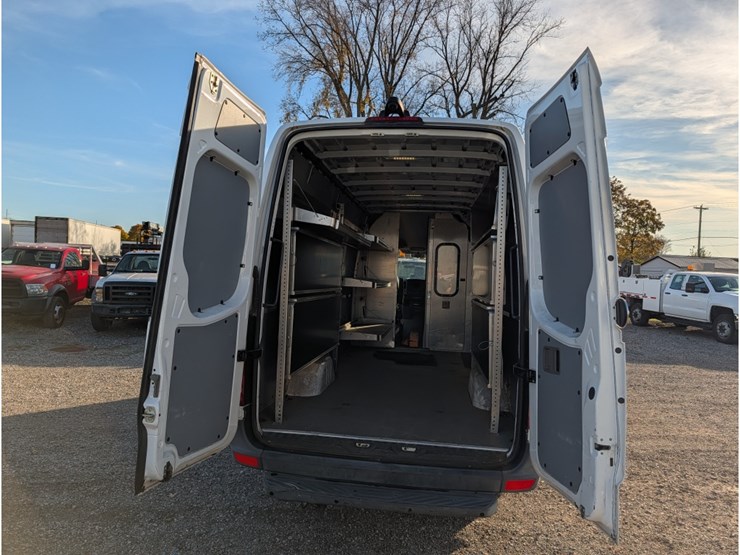 2017-freightliner-sprinter-image-11