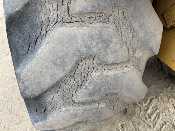 caterpillar-613b-image-44