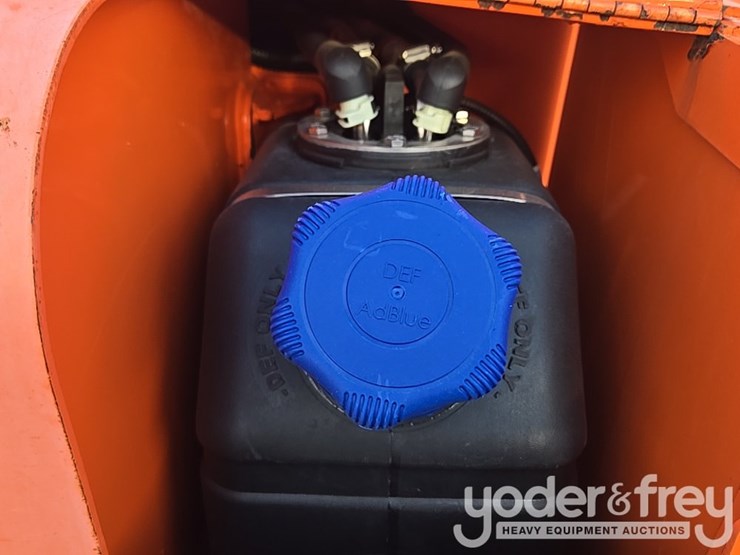 2016-sky-trak-8042-image-107