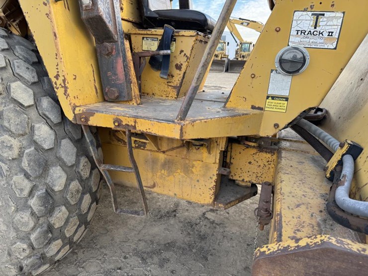 1982-caterpillar-3208-image-22